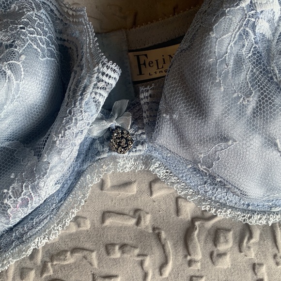 Bundle of 3 bras size 34D - Picture 7 of 13